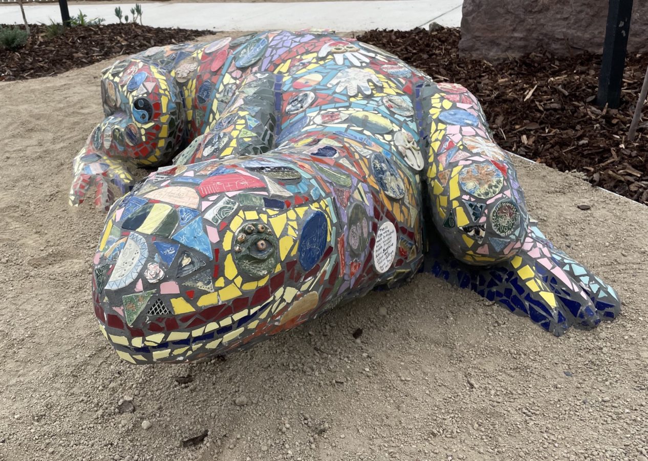 Lizard mosaic artwork created by Debbie Qadri and students at glengala pocket park